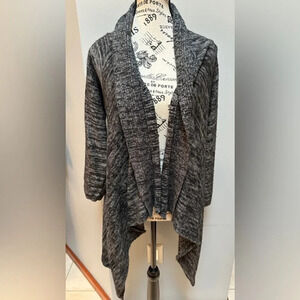 Tweeds women’s grey wrap sweater.   Size xl